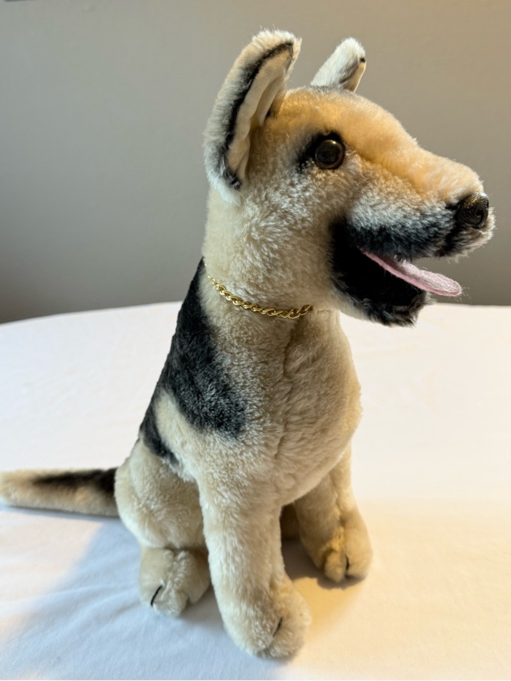 Vintage 1975 R. Dakin &Co German Shepard Brown Seated Plush Puppy Gold Chain 14”